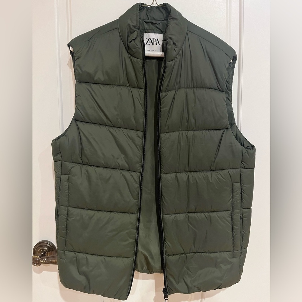 Zara Men sleeveless puffer vest in olive green size S - Picture 1 of 2